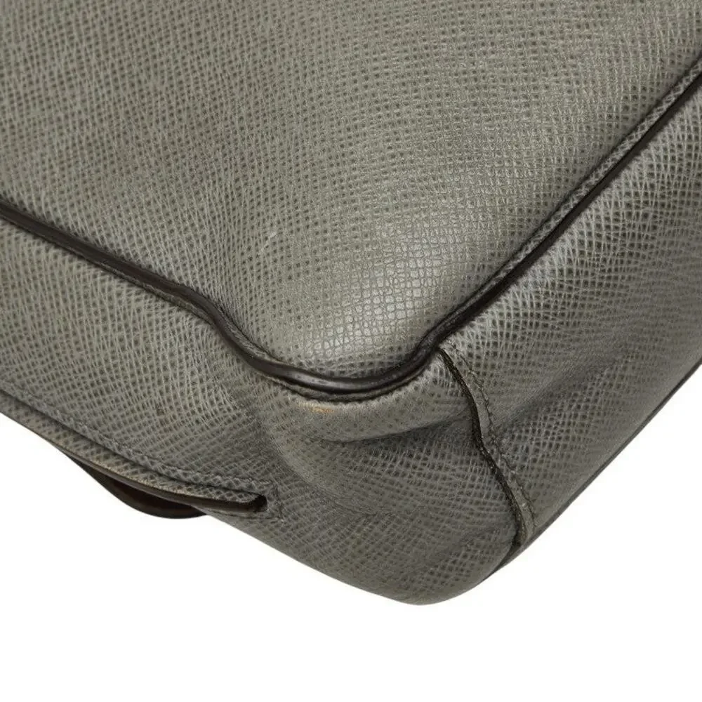 Louis Vuitton Taiga Leather Roman PM Shoulder Bag Glaciar Gray